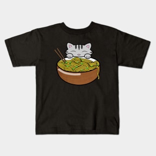 Cute cat eating ramen noodles Kids T-Shirt